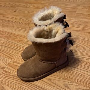 Kids Uggs Bailey Bows Size 3